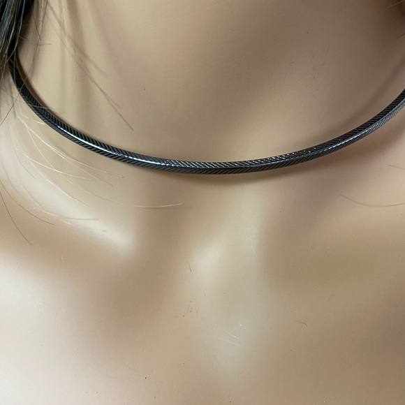 Lia Sophia “Evolve” Collar Necklace - Picture 2 of 2